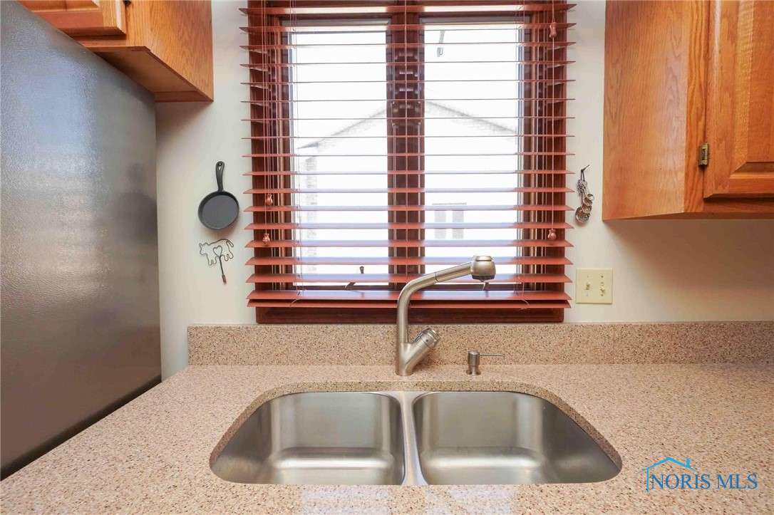 1923 Cobblestone Drive, Findlay, Ohio image 10