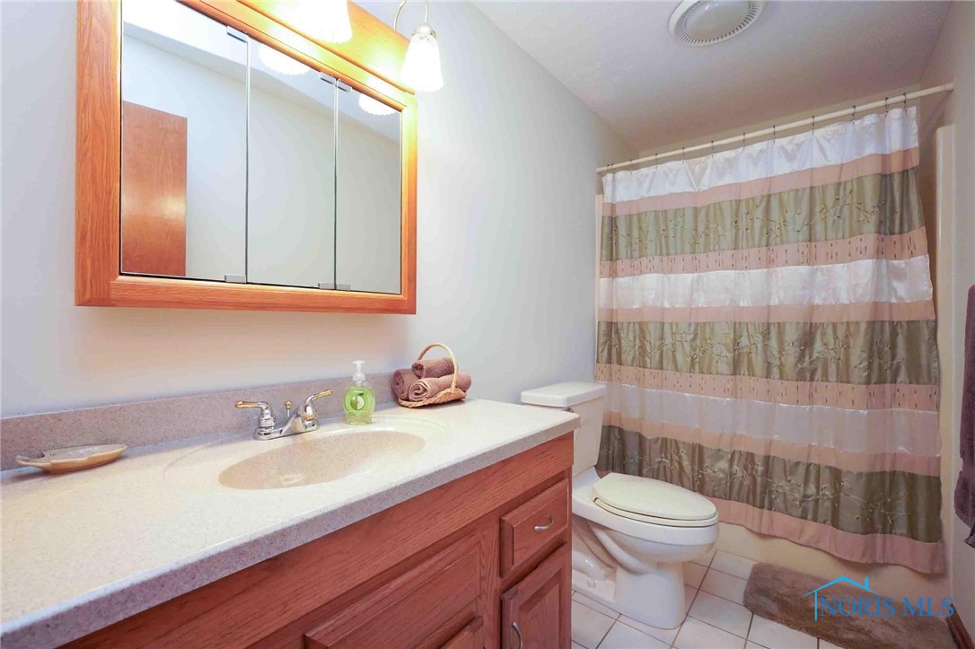 1923 Cobblestone Drive, Findlay, Ohio image 19