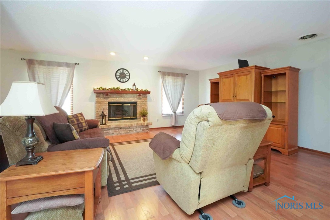 1923 Cobblestone Drive, Findlay, Ohio image 4