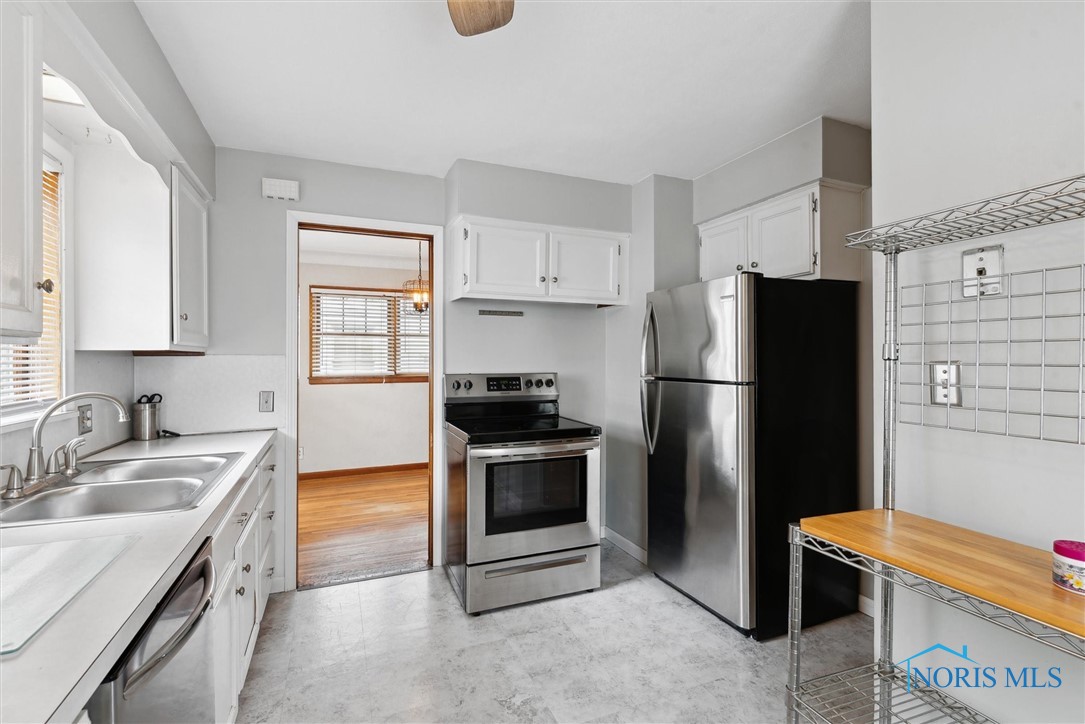 4350 Caroline Avenue, Toledo, Ohio image 14