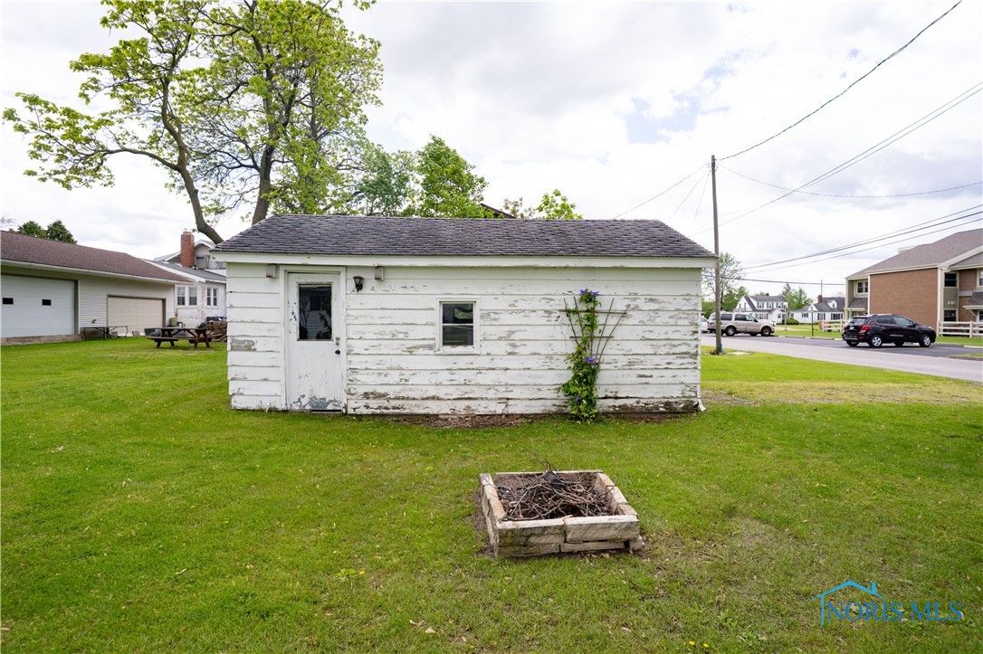 1700 Elmwood Drive, Defiance, Ohio image 14