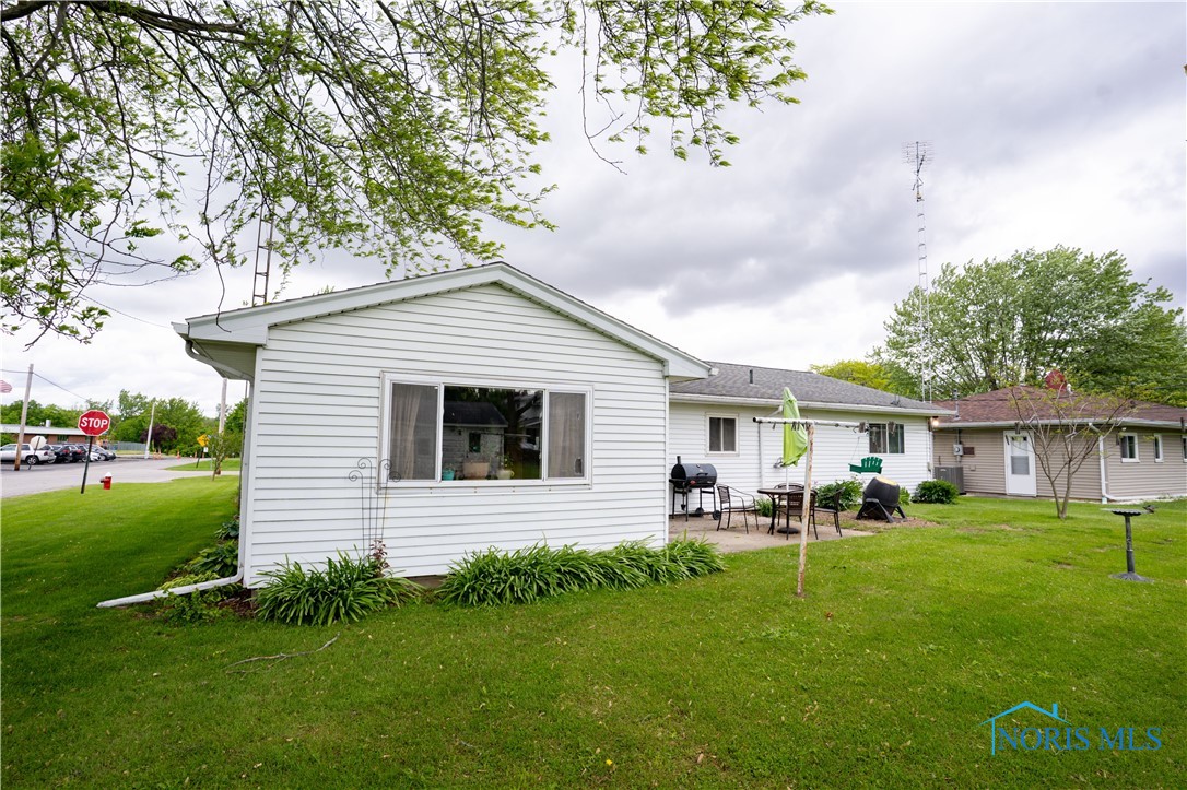 1700 Elmwood Drive, Defiance, Ohio image 6