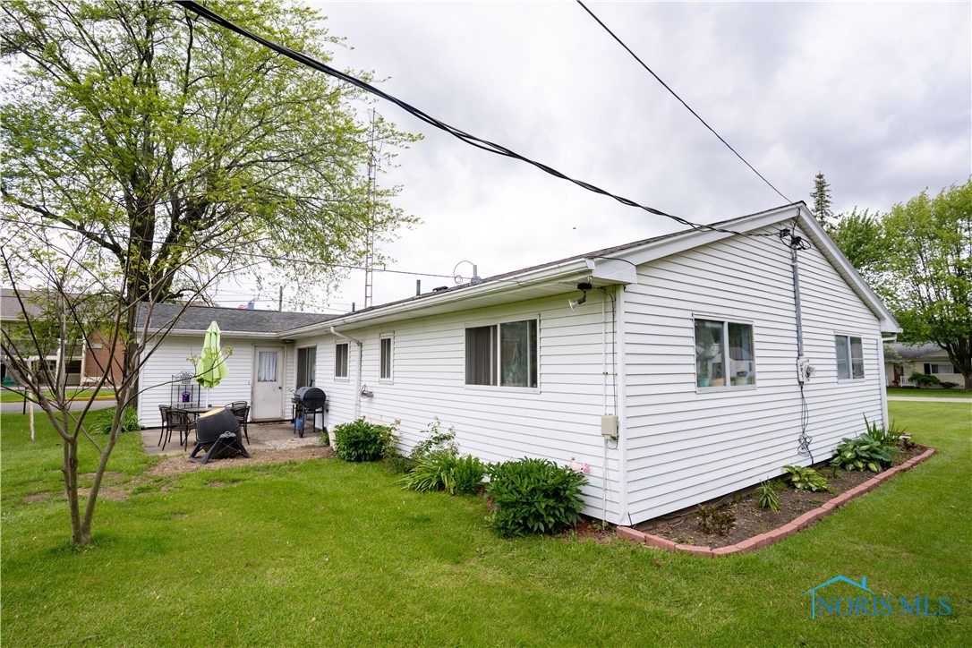 1700 Elmwood Drive, Defiance, Ohio image 9