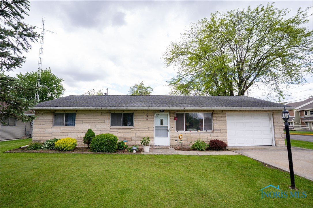 1700 Elmwood Drive, Defiance, Ohio image 2