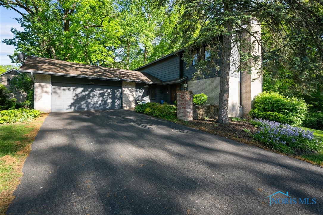 2944 Plumbrook Drive, Maumee, Ohio image 1