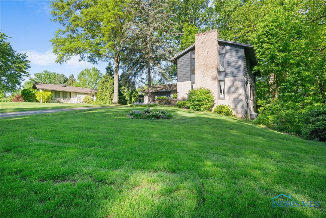 2944 Plumbrook Drive, Maumee, Ohio image 2