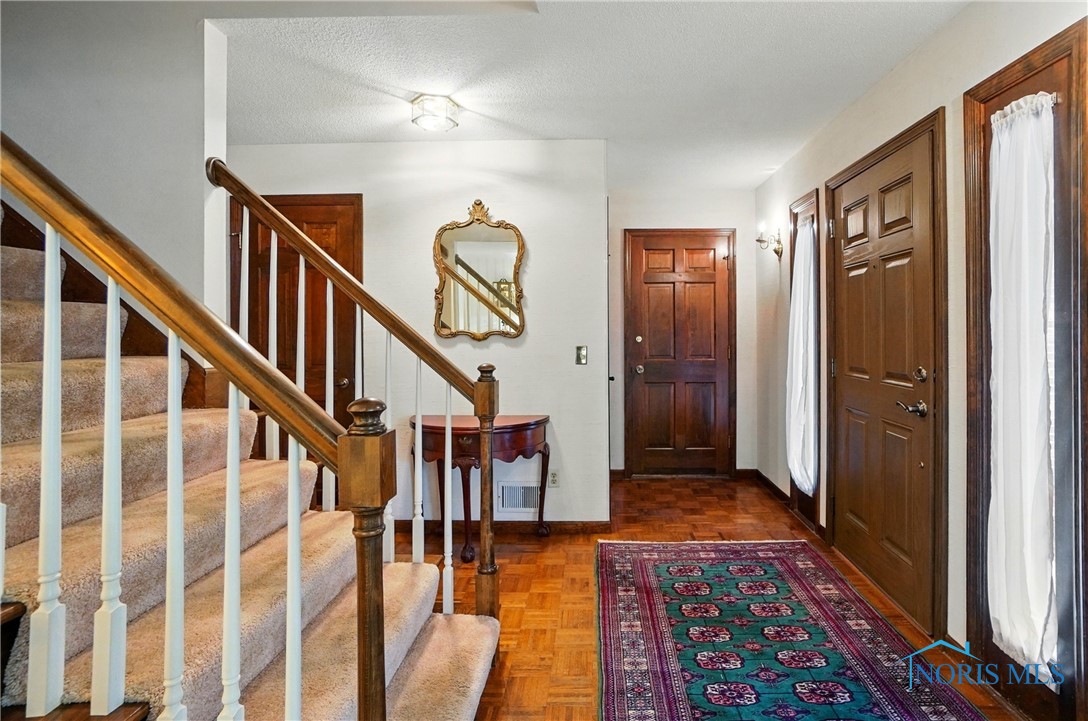 5338 Radcliffe Road, Sylvania, Ohio image 2