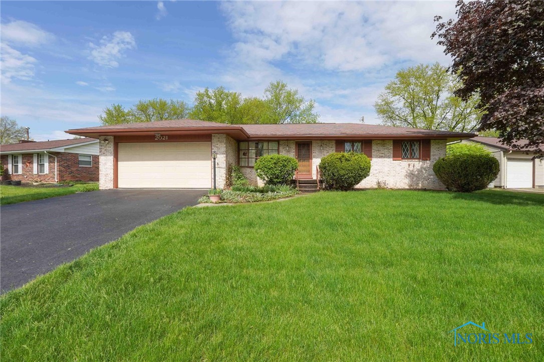 2021 Knollwood Drive, Findlay, Ohio image 1