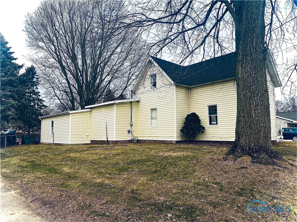 102 W Cherry Street, Liberty Center, Ohio image 3