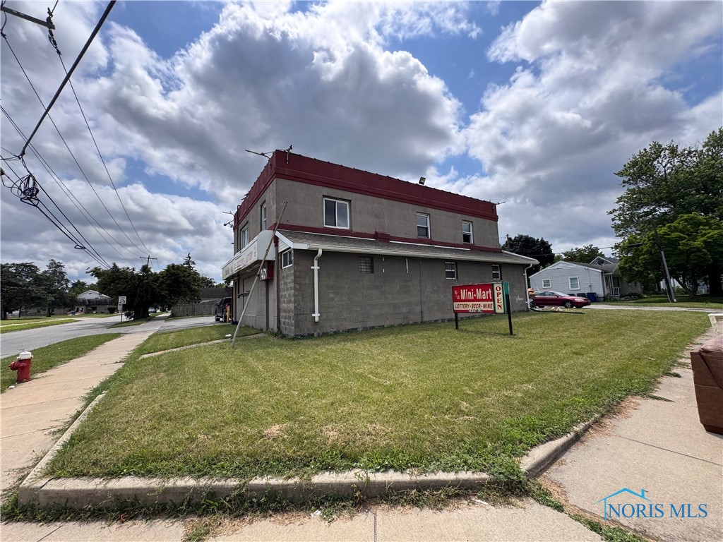 3431 Elm Street