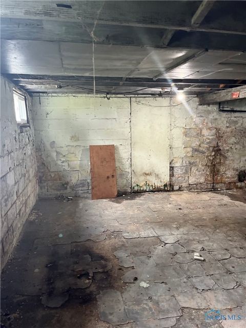 Tiny photo for 2432 Rochester Place, Northwood, OH 43619 (MLS # 6136214)