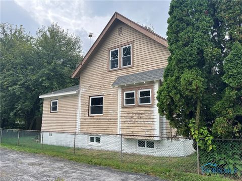 Tiny photo for 2432 Rochester Place, Northwood, OH 43619 (MLS # 6136214)