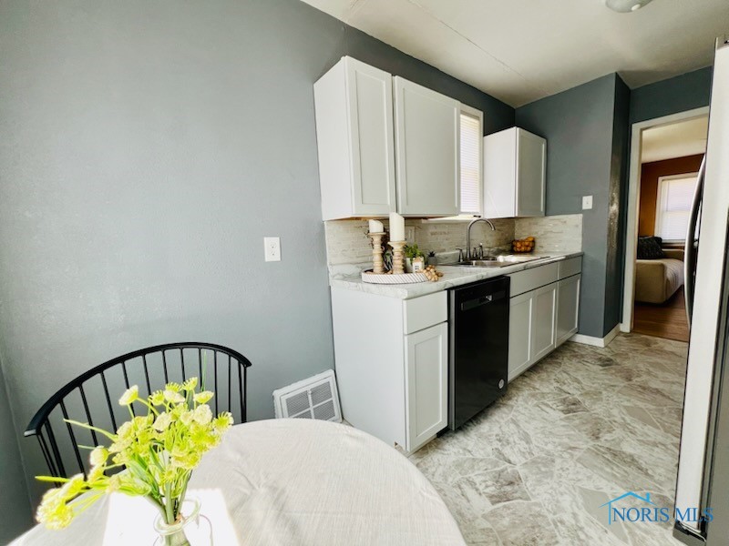 307 Sunset Boulevard, Toledo, Ohio image 12