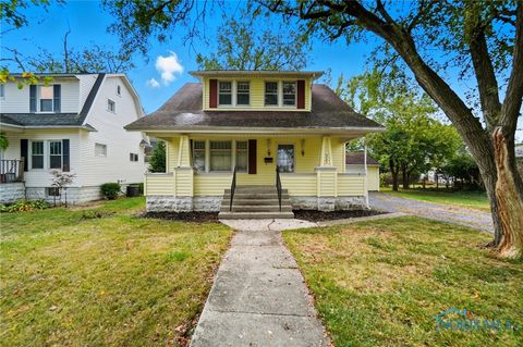 Photo of 325 Greenlawn Avenue, Findlay, OH 45840 (MLS # 6136318)