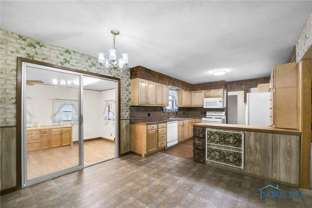 13921 Defiance Pike, Rudolph, Ohio image 6