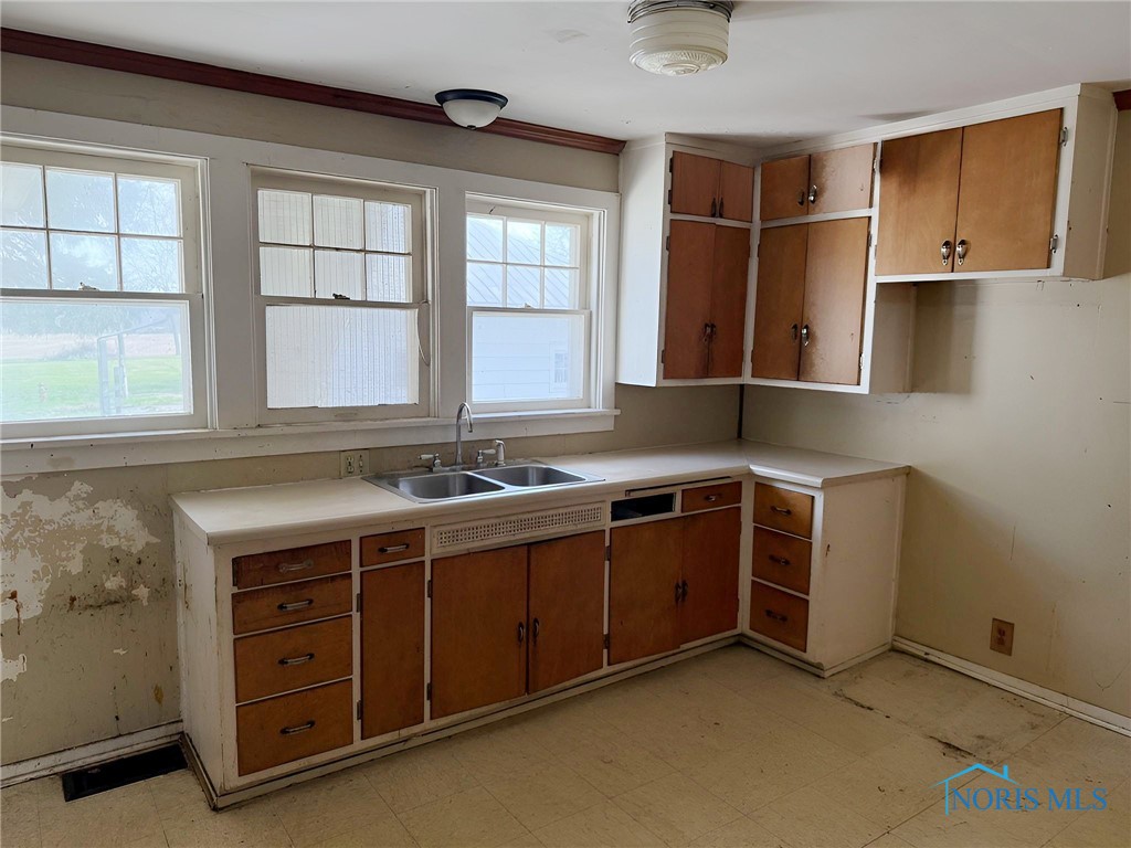 319 W High Street, Hicksville, Ohio image 5