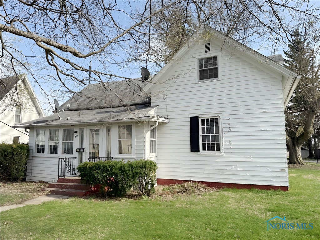 319 W High Street, Hicksville, Ohio image 1