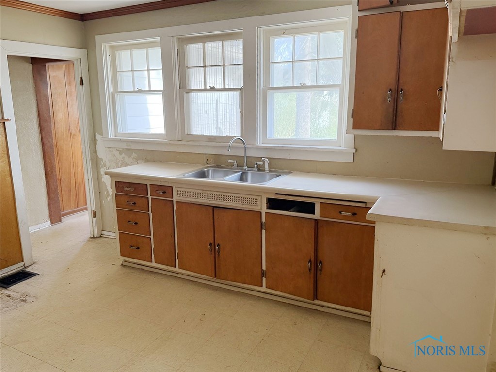 319 W High Street, Hicksville, Ohio image 6