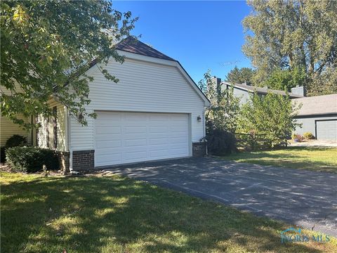 Tiny photo for 6748 Woodlake Drive #6748, Toledo, OH 43617 (MLS # 6136912)