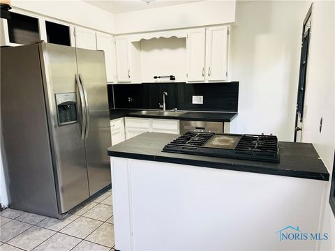 Tiny photo for 6748 Woodlake Drive #6748, Toledo, OH 43617 (MLS # 6136912)