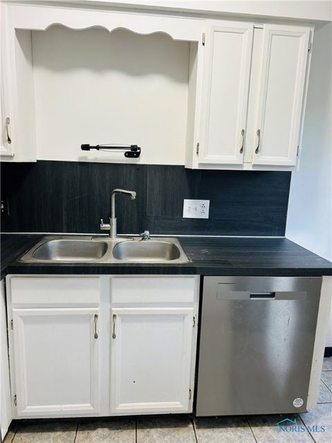 Tiny photo for 6748 Woodlake Drive #6748, Toledo, OH 43617 (MLS # 6136912)