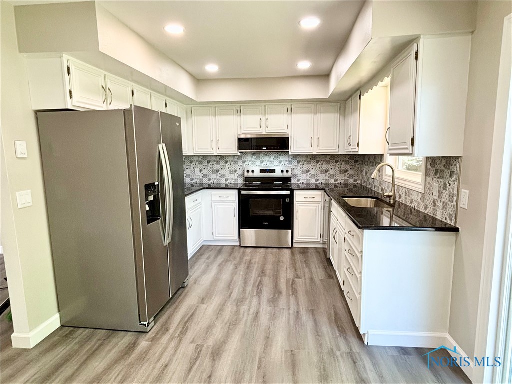 3247 Dogwood Drive, Oregon, Ohio image 12