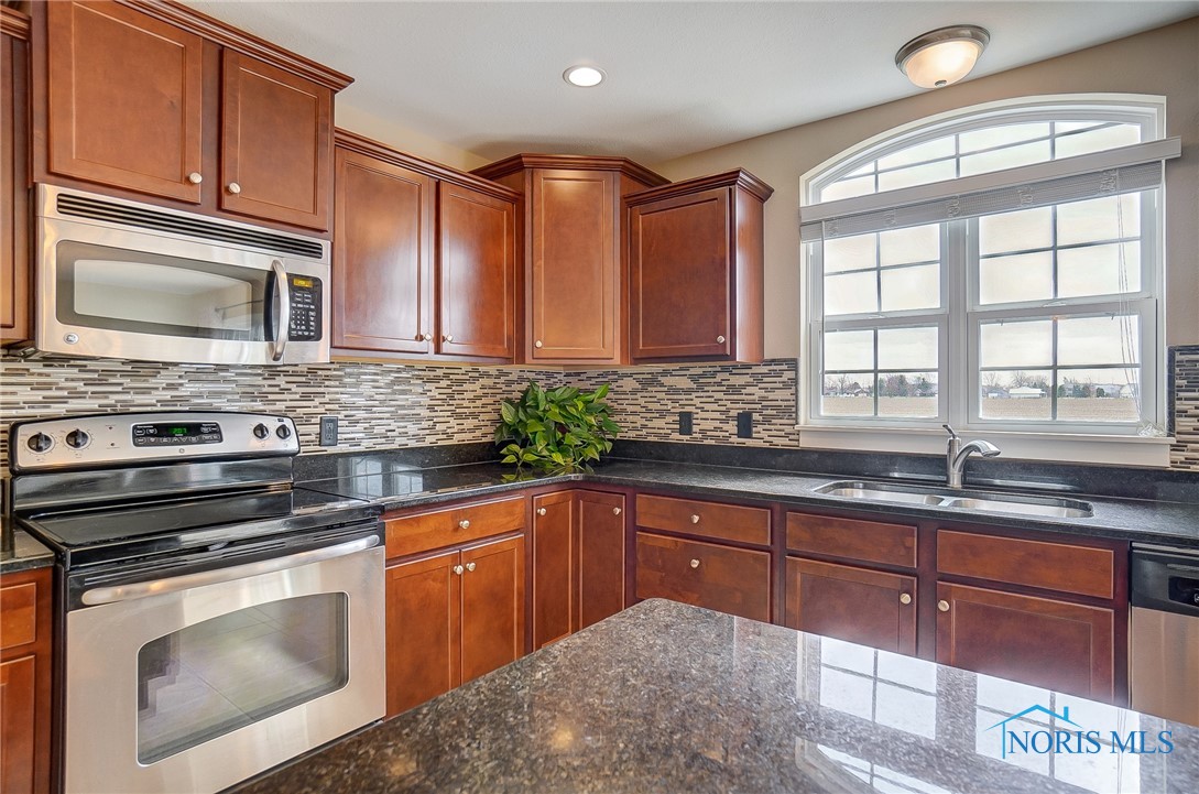 10823 Sun Trace Drive, Perrysburg, Ohio image 16