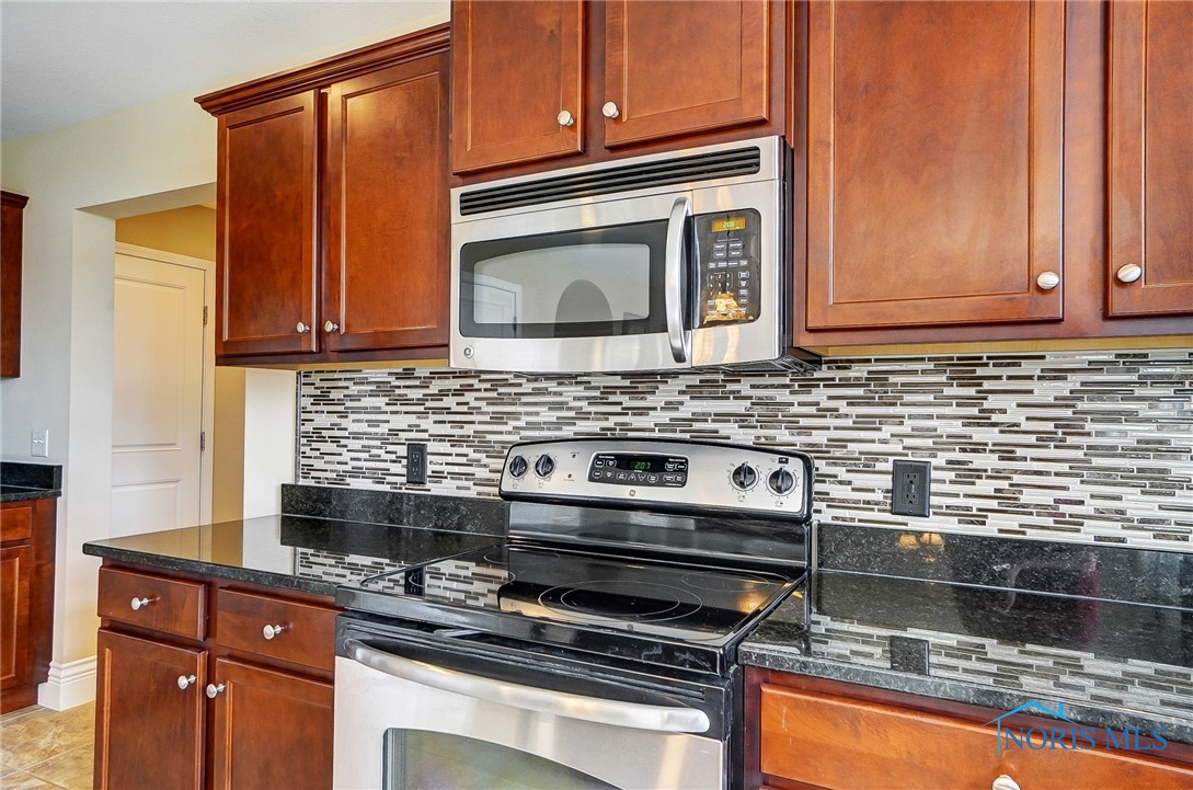 10823 Sun Trace Drive, Perrysburg, Ohio image 18