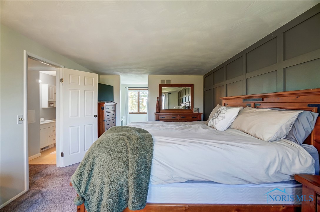 3957 Dalling Drive, Northwood, Ohio image 22