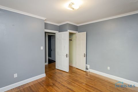 Tiny photo for 325 E Broadway Street, Toledo, OH 43605 (MLS # 6136711)