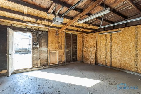 Tiny photo for 325 E Broadway Street, Toledo, OH 43605 (MLS # 6136711)