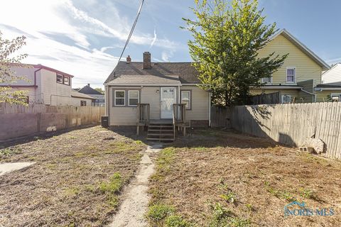 Tiny photo for 325 E Broadway Street, Toledo, OH 43605 (MLS # 6136711)