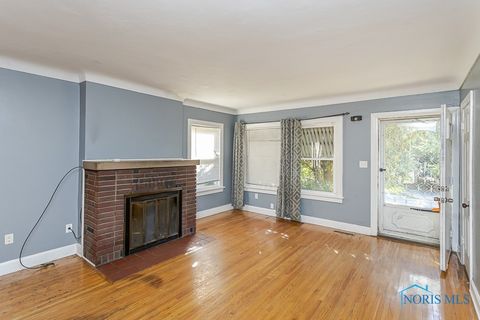 Tiny photo for 325 E Broadway Street, Toledo, OH 43605 (MLS # 6136711)