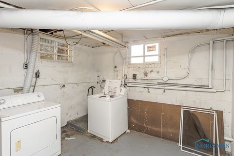 Tiny photo for 325 E Broadway Street, Toledo, OH 43605 (MLS # 6136711)