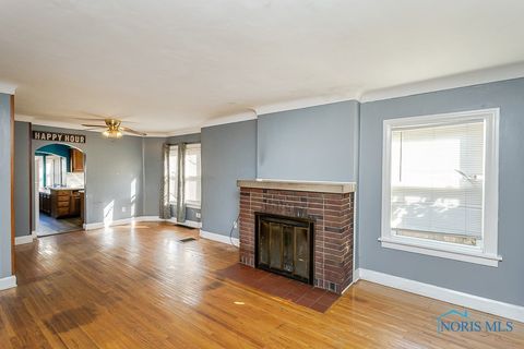 Tiny photo for 325 E Broadway Street, Toledo, OH 43605 (MLS # 6136711)