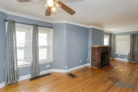 Tiny photo for 325 E Broadway Street, Toledo, OH 43605 (MLS # 6136711)