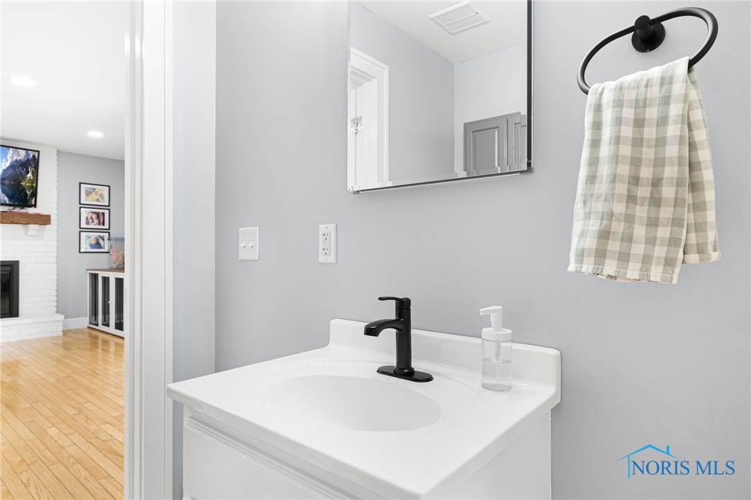 22171 W Tall Oaks Circle, Curtice, Ohio image 30