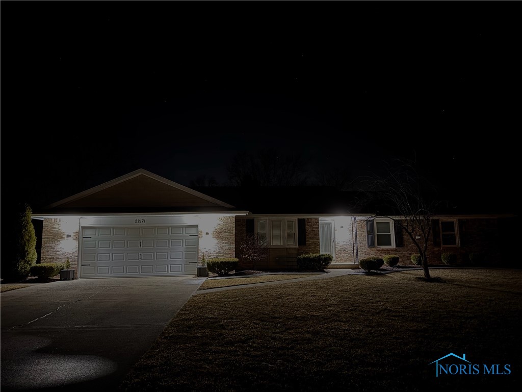 22171 W Tall Oaks Circle, Curtice, Ohio image 37