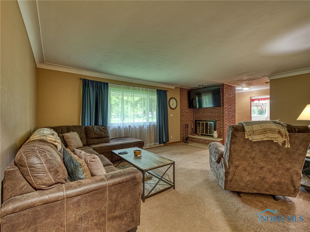 2305 E Country Club Parkway, Toledo, Ohio image 9
