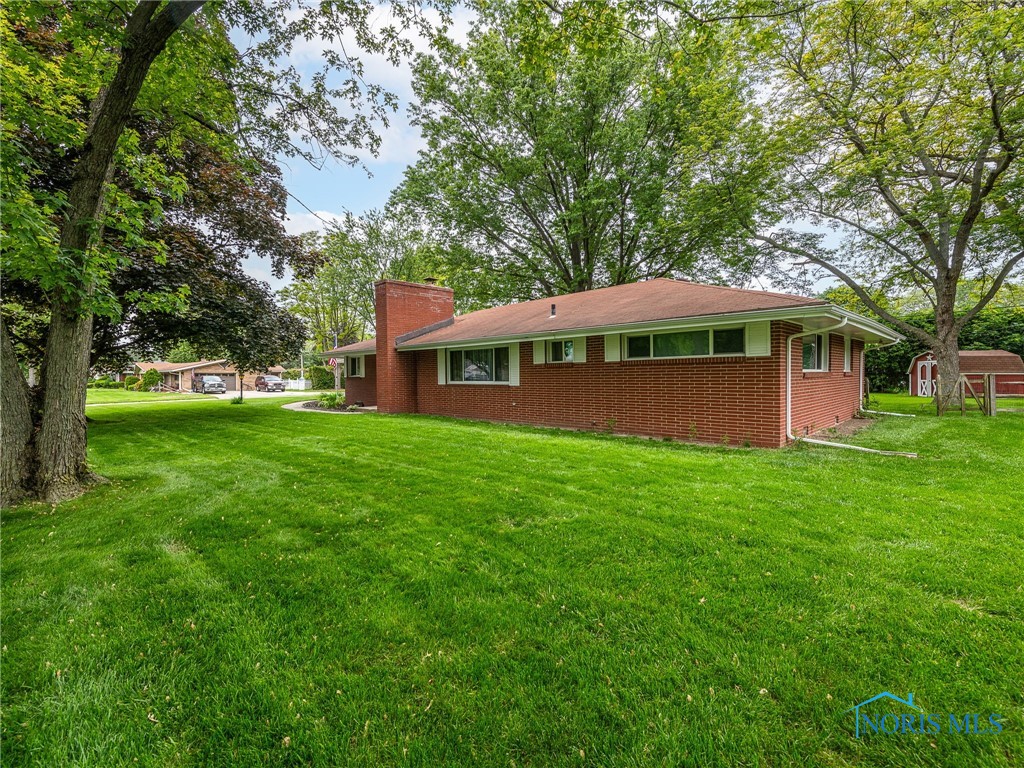 2305 E Country Club Parkway, Toledo, Ohio image 32
