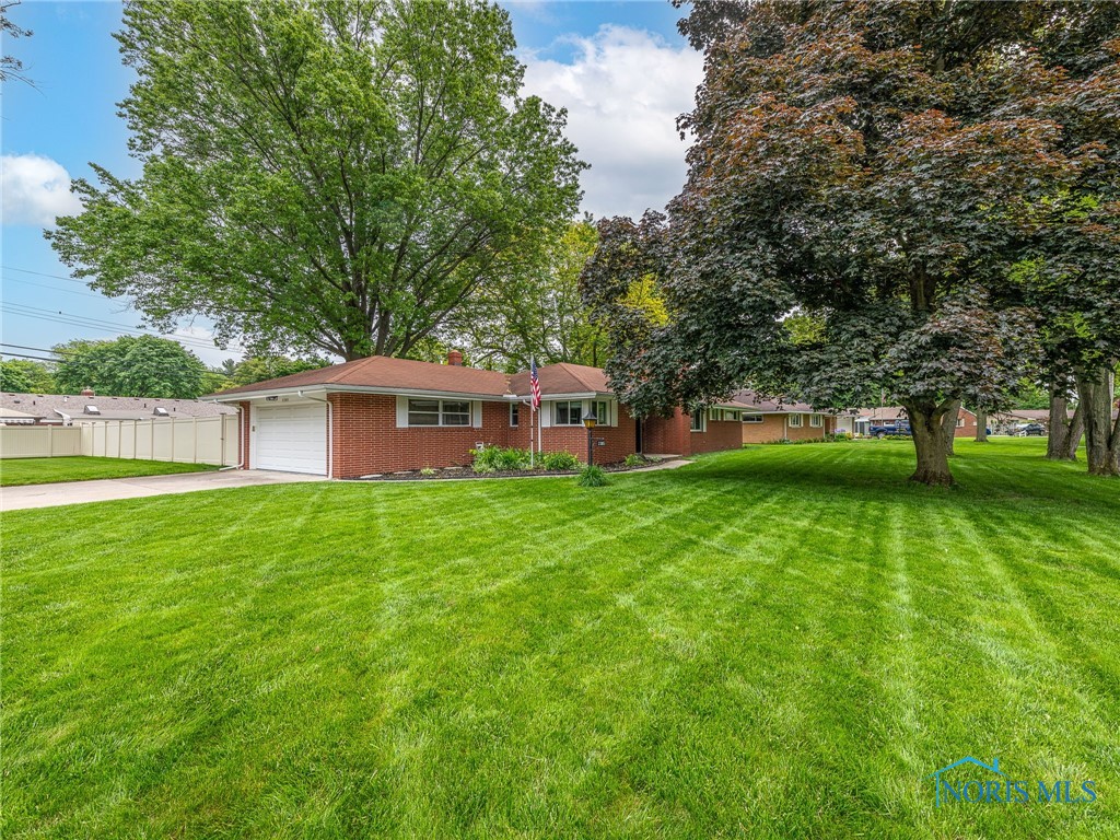 2305 E Country Club Parkway, Toledo, Ohio image 30