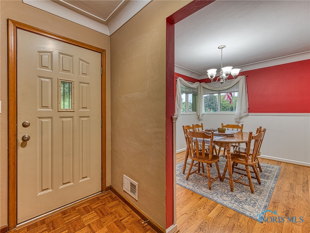 2305 E Country Club Parkway, Toledo, Ohio image 3
