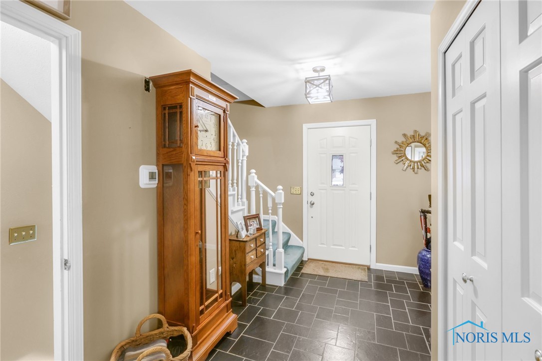 6032 Wakefield Drive, Sylvania, Ohio image 6