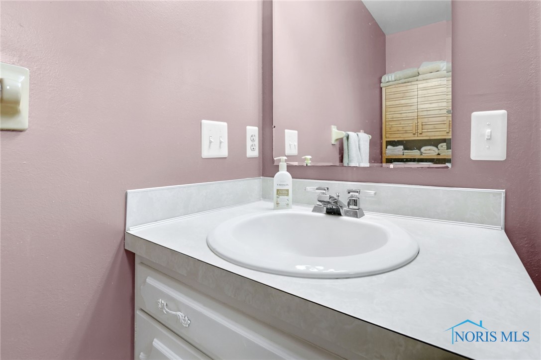 6032 Wakefield Drive, Sylvania, Ohio image 37