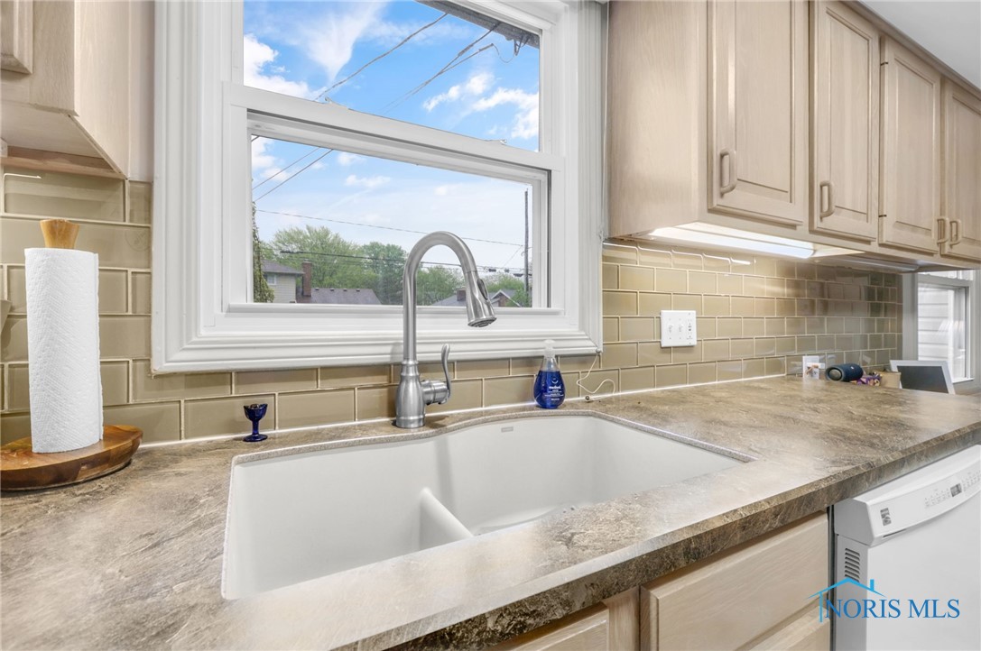 6032 Wakefield Drive, Sylvania, Ohio image 16