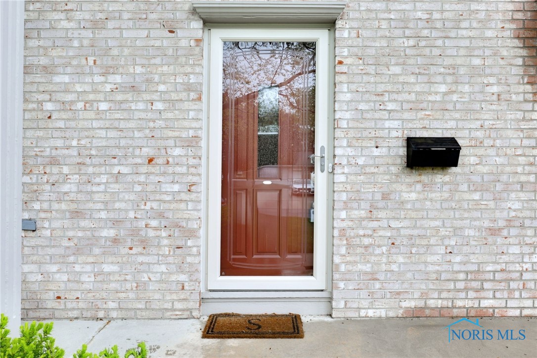 6032 Wakefield Drive, Sylvania, Ohio image 4