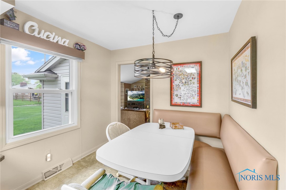 6032 Wakefield Drive, Sylvania, Ohio image 17