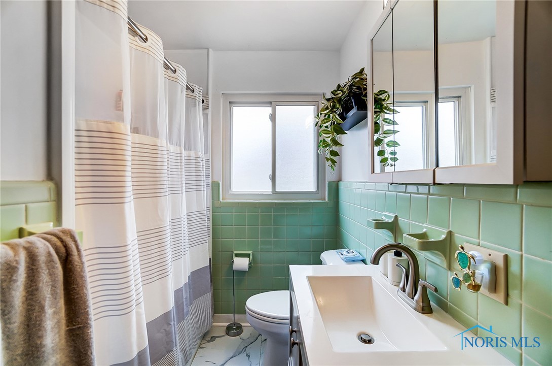 2605 Castleton Avenue, Toledo, Ohio image 22