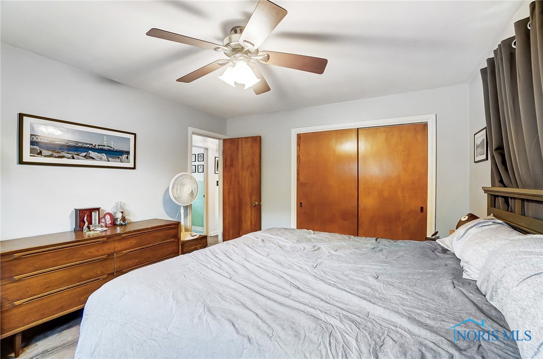 2605 Castleton Avenue, Toledo, Ohio image 17