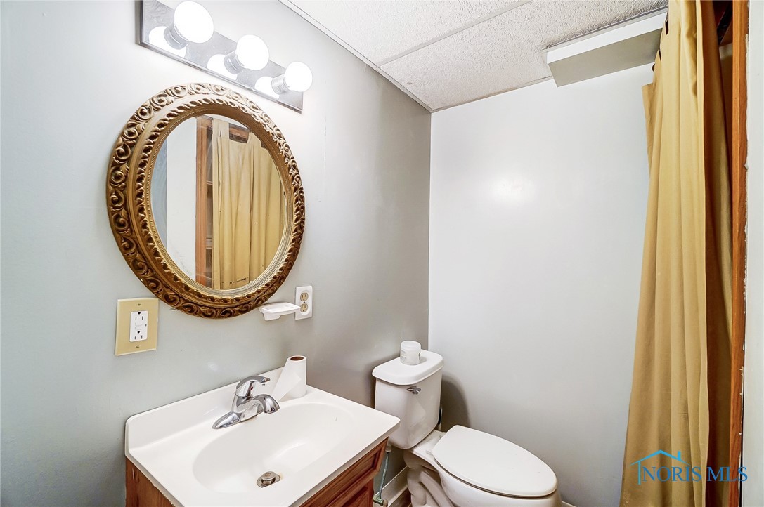 2605 Castleton Avenue, Toledo, Ohio image 38